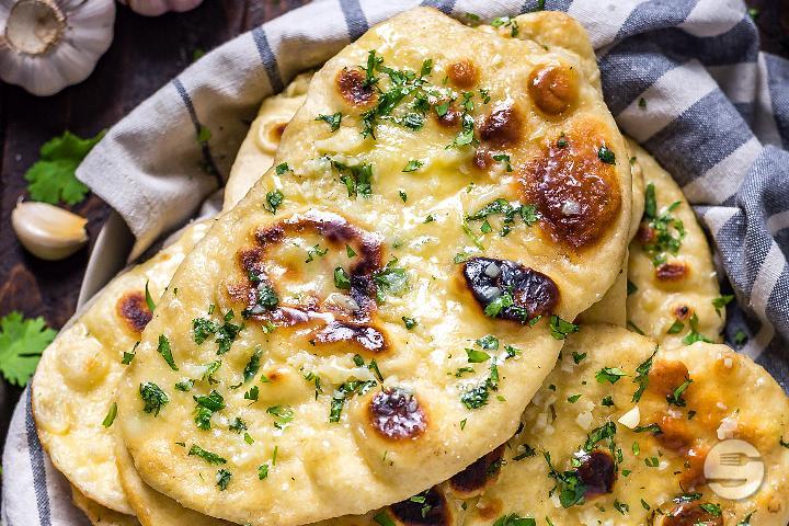 Garlic Naan - Bombay Delice Downtown