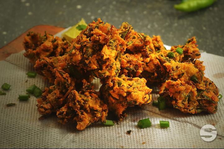 Onion Pakora - Bombay Delice Downtown