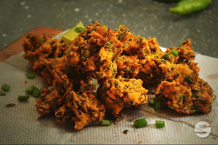 Mixed Vegetables Pakoras - Bombay Delice Downtown