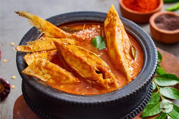 Fish Curry - Bombay Delice Downtown