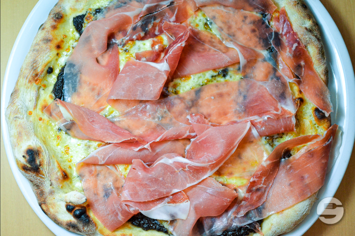 Pizza Jambon Cru - Trattoria Toscana
