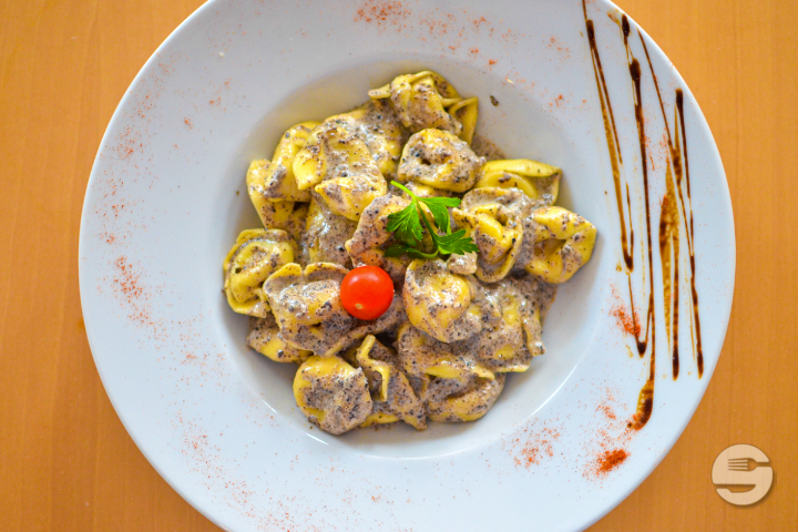 Tortellini al Tartufo - Trattoria Toscana