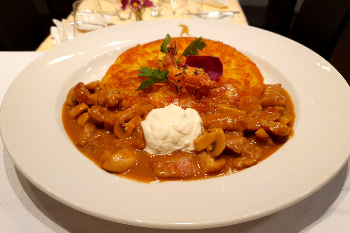 Juicy sliced veal - Lapin