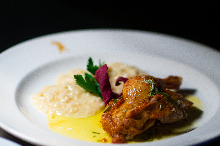 Luzerner Mistkratzerli vom Lapin Grill mit Weisswein Risotto - Lapin