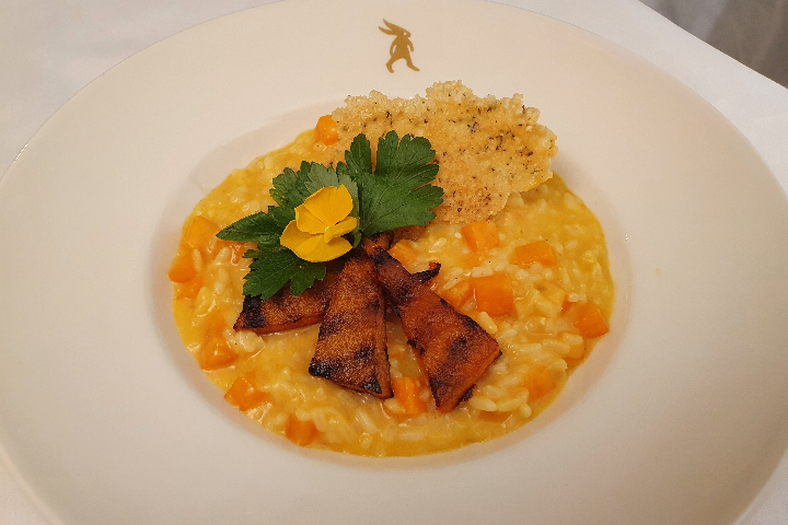 Kürbisrisotto mit gegrilltem Kürbis und Parmesan Chip - Lapin