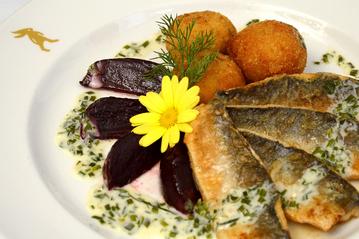 Felchenfilets Bieler Art, mit Randengemüse und hausgemachter Reiskrokette - Lapin