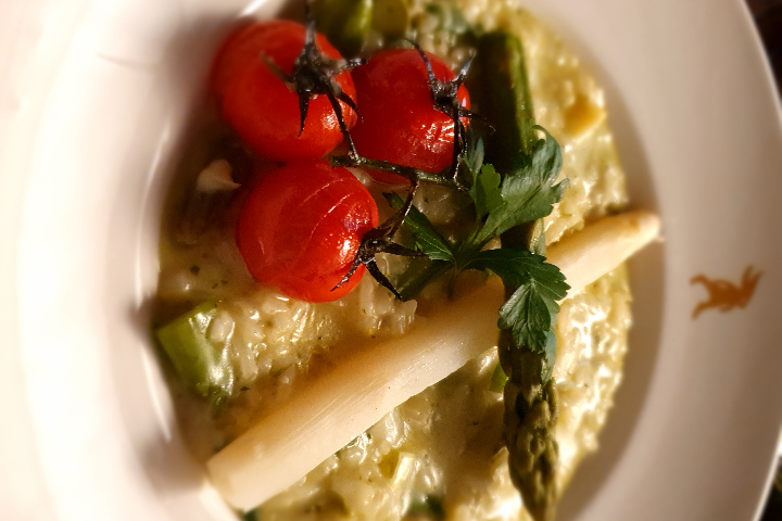Cremiger Frühlingsrisotto mit Spargelstückli - Lapin