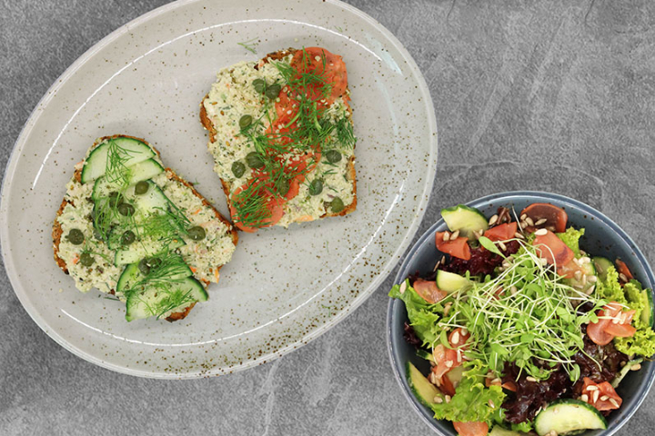 FAKE TUNA TOAST & SIDE SALAD - Beetnut