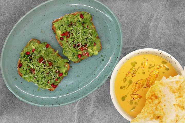 SMASHED AVOCADO-KALE TOAST & SOUP - Beetnut