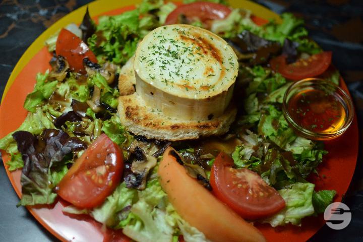Mont-Bleu Salad - Bleu Café
