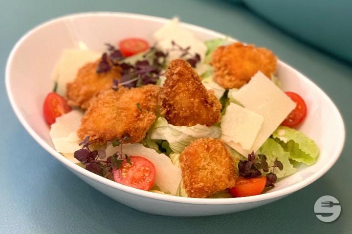 Caesar Salad - Helvti Diner Bellevue