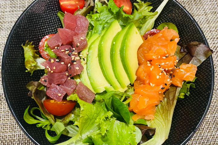 Salmon and Tuna Salad - Maru Sushi
