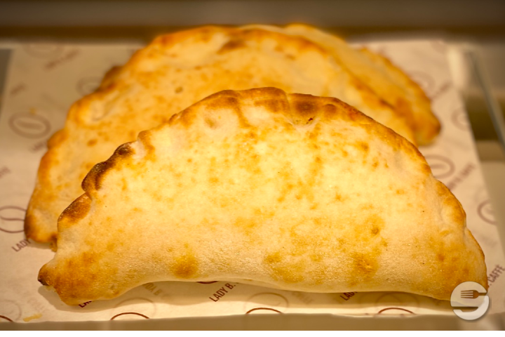 Calzone - Lady B Caffé