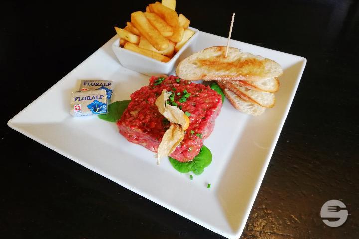 Tartare de boeuf - Bruxelles Café