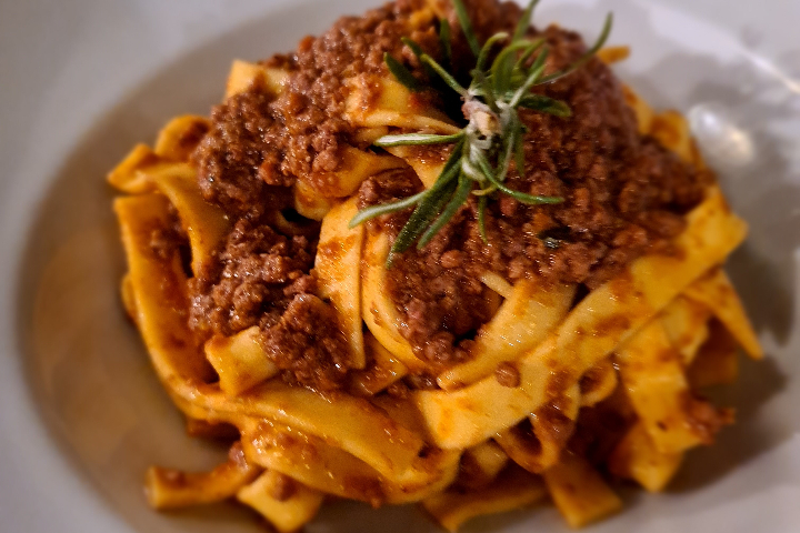 Tagliatelle al Ragout Bolognese - Saxo beach
