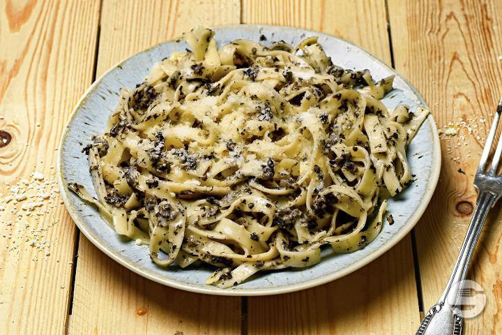 Tagliatelle à la truffe noire - Pizzeria d'Amici