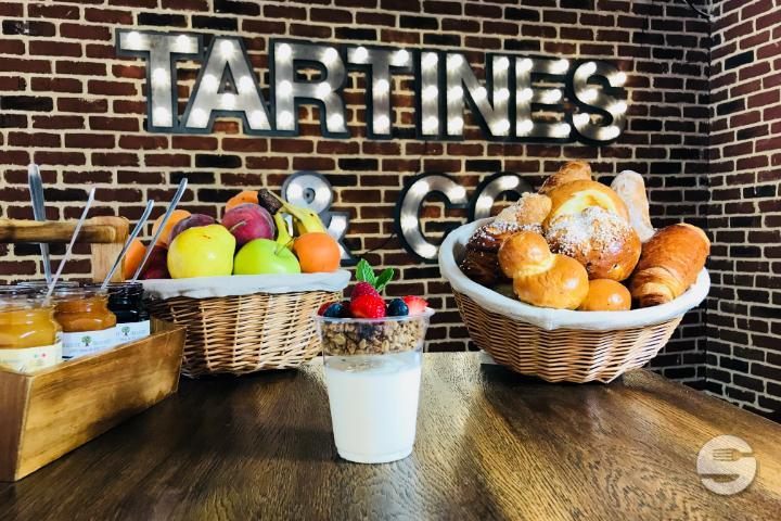 Homemade Organic Granola - Tartines & Co Breakfast