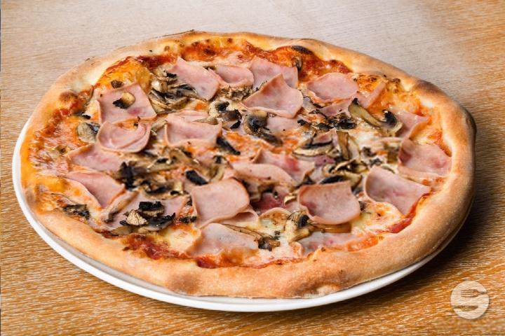 Pizza Prosciutto e Funghi - Implex Pizza Grill Bar