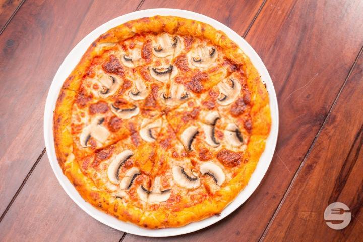 Pizza Funghi - Implex Pizza Grill Bar