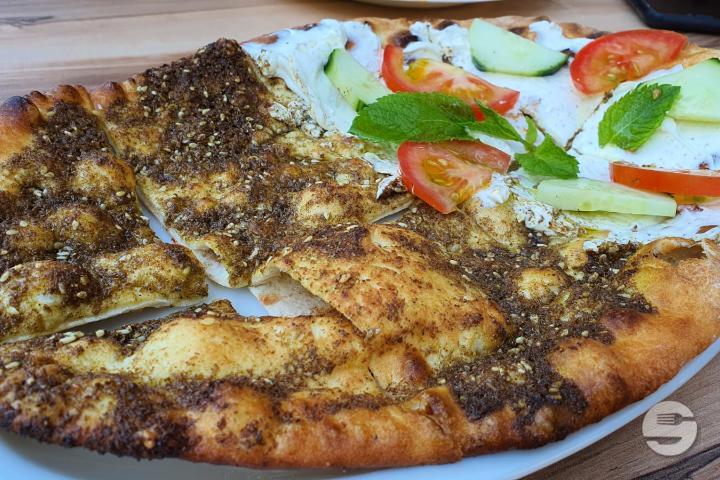 Man'ouche zaatar et Labne - Zeitouna