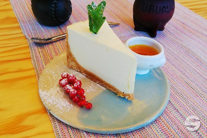 Maracuya Cheesecake - Lucha Libre