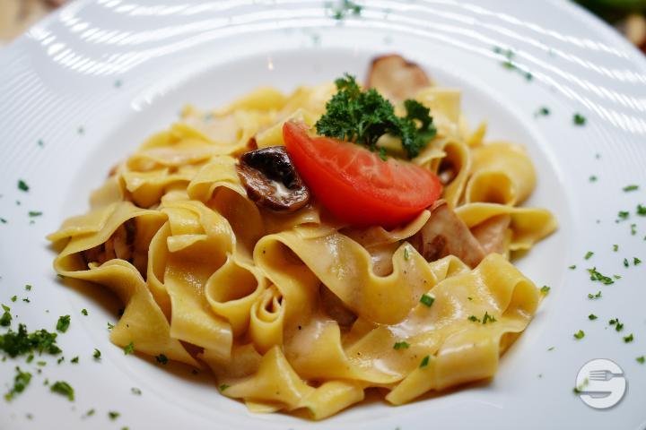 Pappardelle funghi e panna - La Pergola