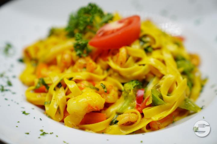 Saffron cream pasta with vegetables - La Pergola