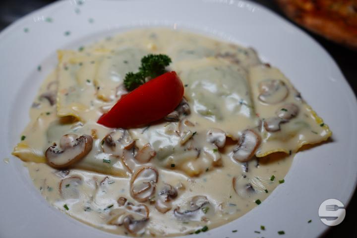 Ravioli con Verdura e Champignons - La Pergola