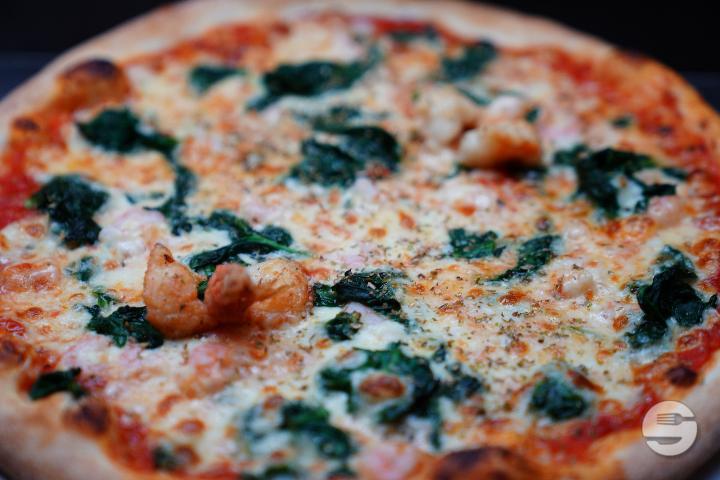Pizza ai spinaci e Gamberoni - La Pergola