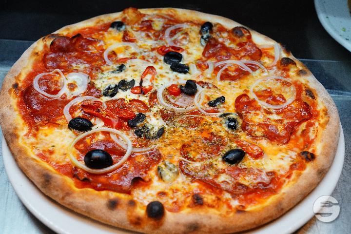 Pizza Diavola - La Pergola