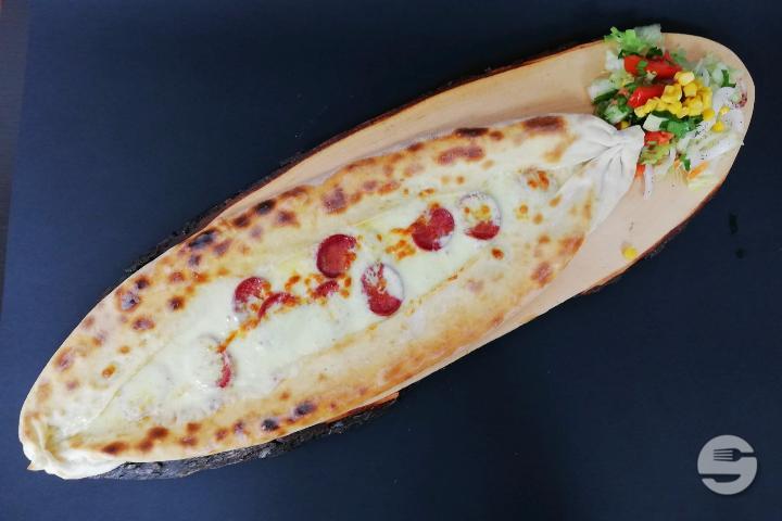 Pide avec Fromage - Pizzeria des Forges