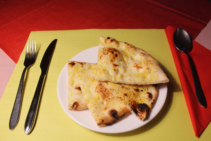 Garlic Naan - Indian Restaurant Royal Palace
