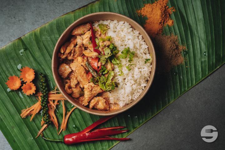 Curry Panang au poulet - Mama Thaï