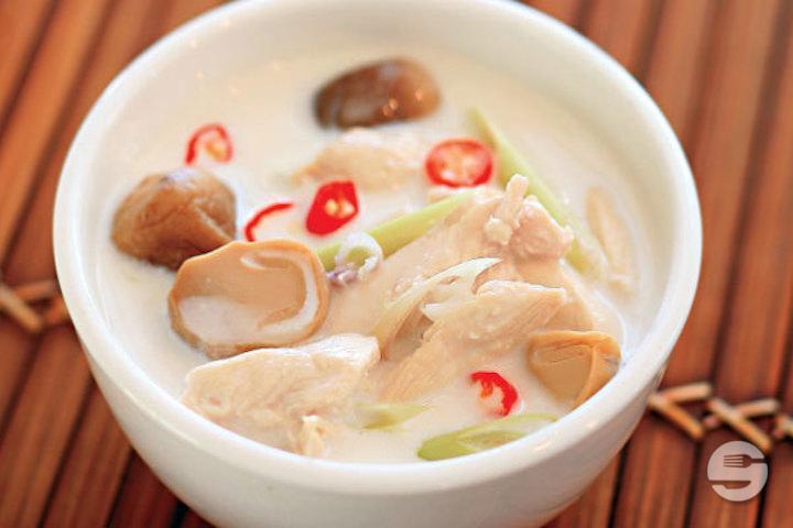 Poulet au Jus de Coco 🍗🥥 - Pad Thaï