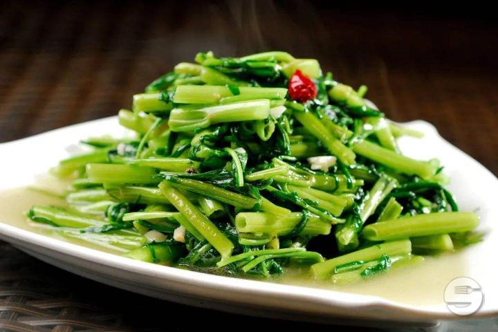 Liseron d'Eau Sauté à l'Ail 🥬 - Pad Thaï