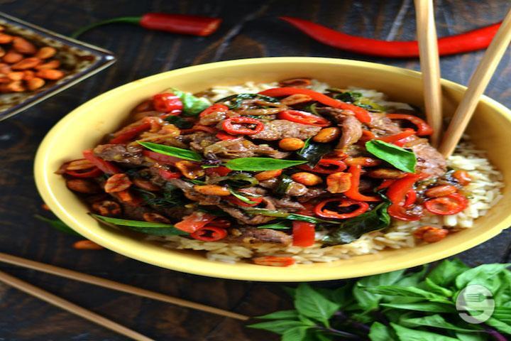 Bœuf Sauté au Basilic 🥩🌱 - Pad Thaï
