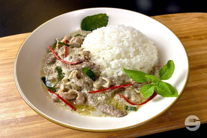 Bœuf au Curry Vert 🥩💚 - Pad Thaï