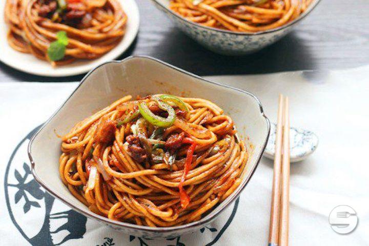 Nouilles Sautées aux Légumes 🍜🥬 - Pad Thaï