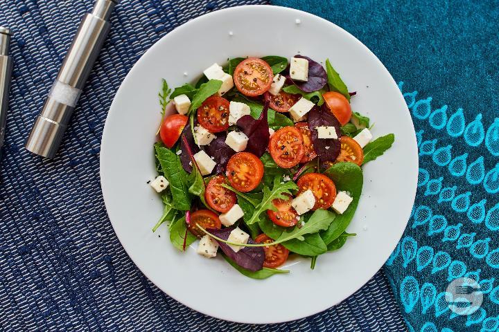 Tomato Mozzarella Salad - Burger Brothers