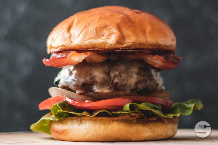 BBQ Bacon Cheeseburger - Burger Brothers