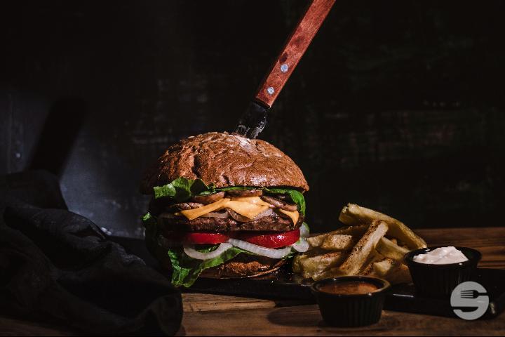 BBQ Bacon Cheeseburger - Texas Club