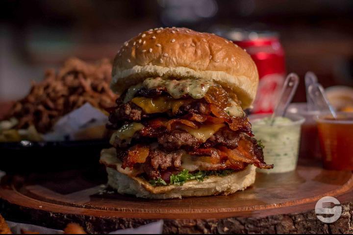 Big Daddys Favorite Burger - Texas Club