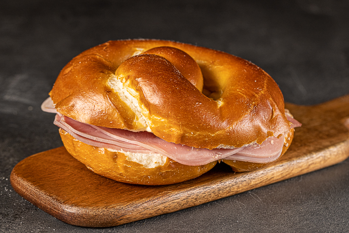 Bretzel au jambon de derrière - Migros Yummy Take Away Métropole