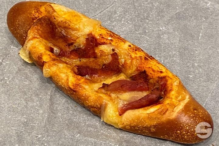 Laugenpizza Schinken - BackWERK Winterthur