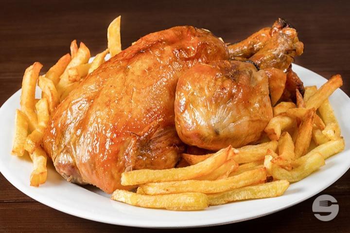 Poulet rôti entier et ses Frites - Ras Beyrouth