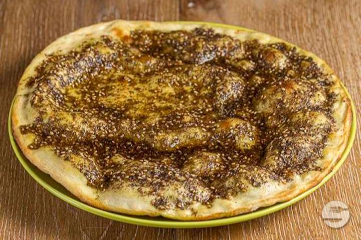 Manoushi au thym / Zaatar - Ras Beyrouth