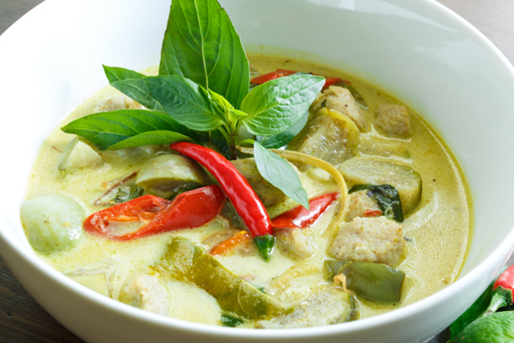 Gäng Kiau Wan mit Reis - Krung Thai Restaurant