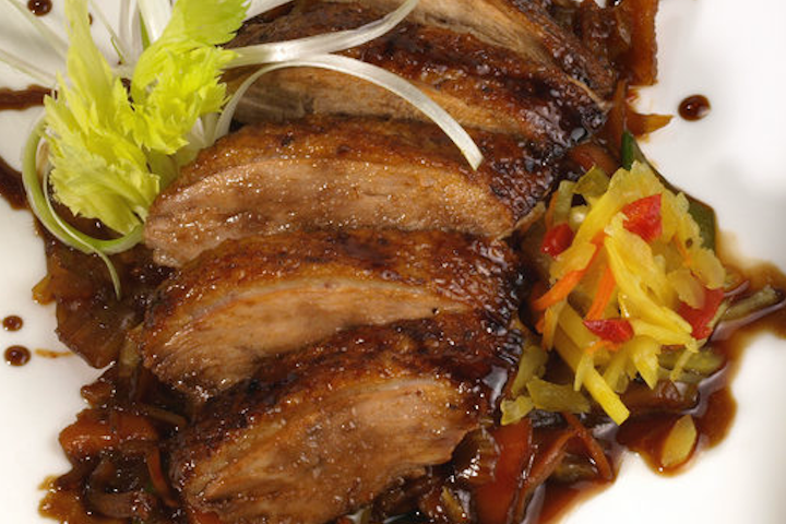 Ped Phad Prag Ruam mit Reis - Krung Thai Restaurant