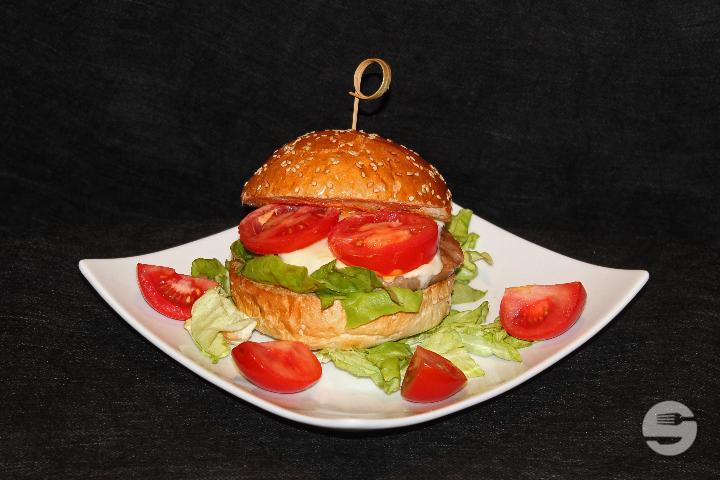 Cheese Burger - American Pub
