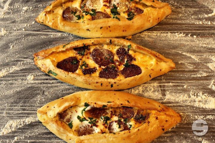 Pide Viande Hachée - La Casa de la Pizza